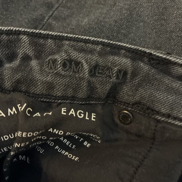 American Eagle Womens Size 4 Black High Rise Mom Jeans Tapered Leg Denim - Picture 5 of 7